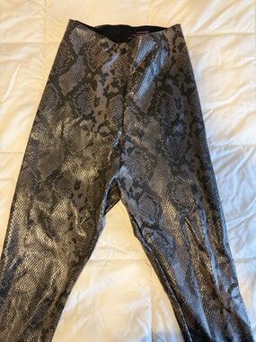 Commando Black Leggings with Pink Logo Print